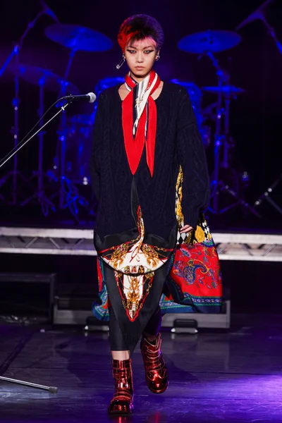 Look 14